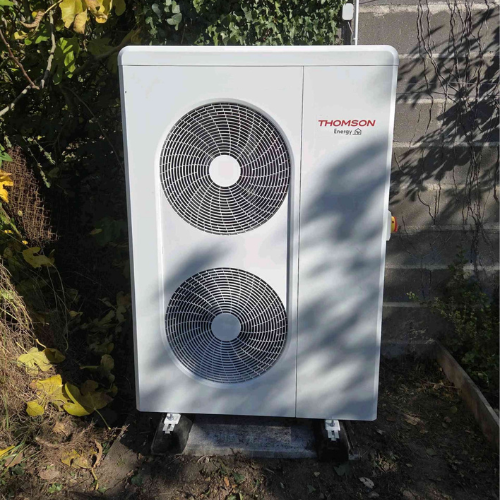 Pac air-eau ether duo blanche Thomson dans un jardin